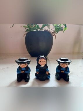 🧲 Vintage Cast Iron Hand-Painted Amish Figurine Set